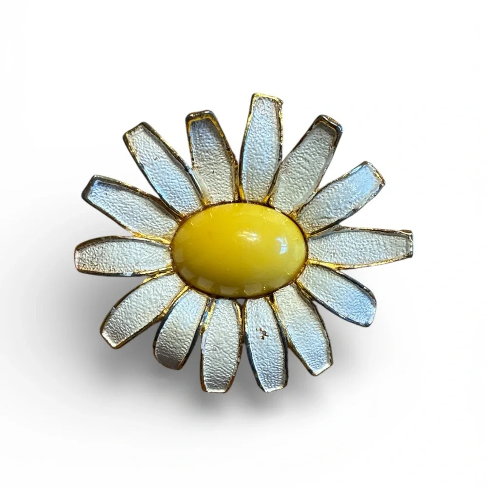 Weiss Enameled Daisy Brooch
